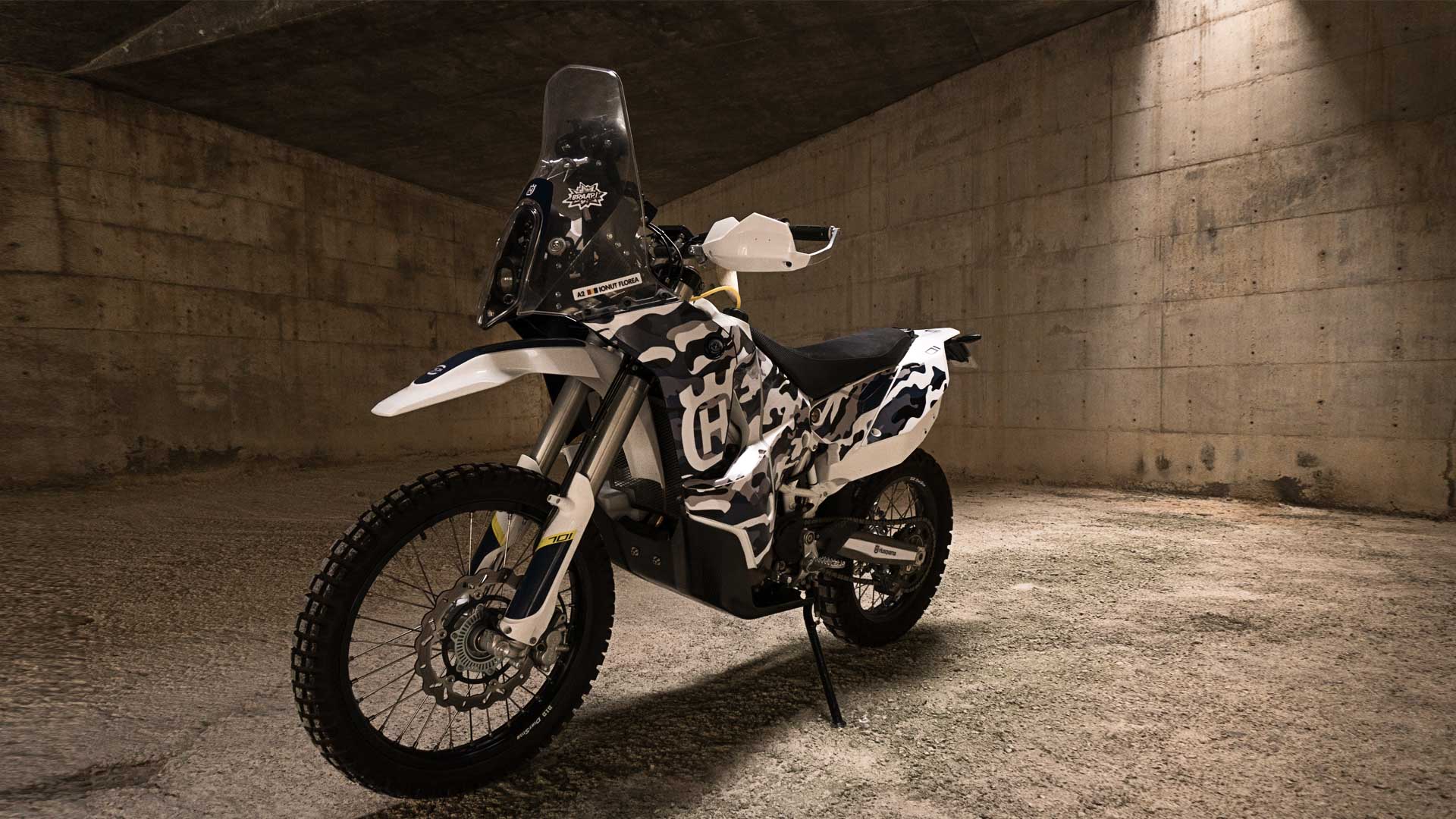 kit701-husqvarna-banner-2